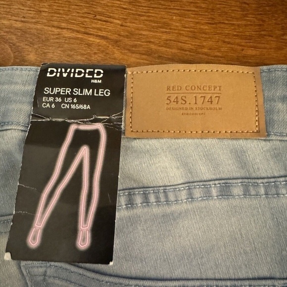 Divided H&M NWT Size 6 Light Wash Mid-Rise Super Slim Leg Jeans w/29" Inseam - Picture 3 of 5